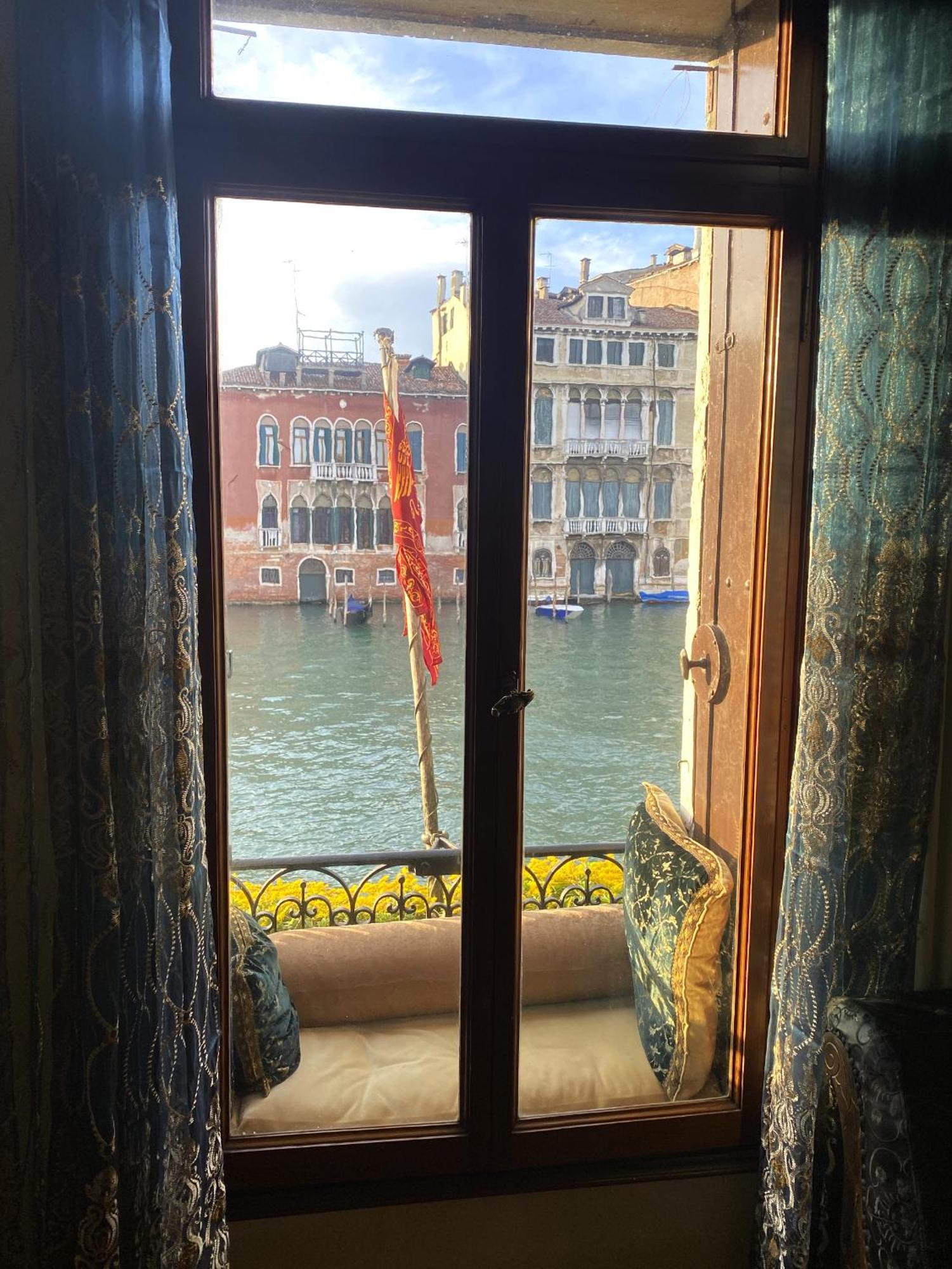 Luxury Apartment On The Grand Canal Venedig Exteriör bild